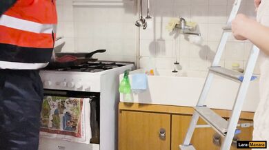 Lara Manara cheats on her husband with the plumber - hairy pussy Italian amateur Lollolara91