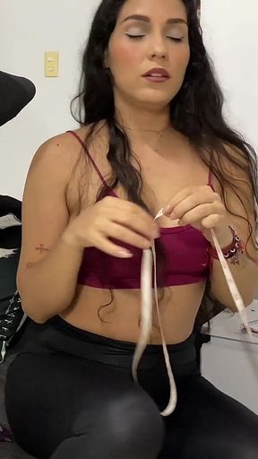 The Seamstress Can't Resist the Temptation! - Porn in Spanish