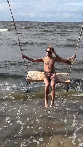 Key moment from &quot;Beauty blonde walking naked on the seashore&quot;