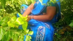 Beautiful boobs of the aunty who works in the garden