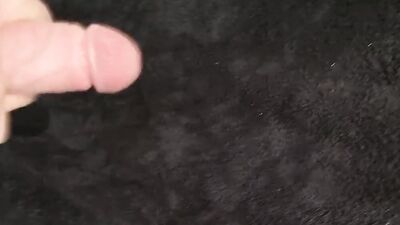 Cumpilation of my most recent huge cumshots. Gnirlo23