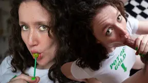 Irish chick celebrates StPatrick day with a pot of cum