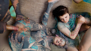 جماع جماعي، ممارسة الجنس، جنس وحشي، جنس جماعي، اختراق مزدوج، من الشرج إلى الفم &#8211; عاهرة نحيفة تحصل على قضيب من الشرج إلى الفم