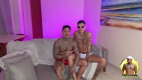 maloca safado sentando na pica do macho tatuado