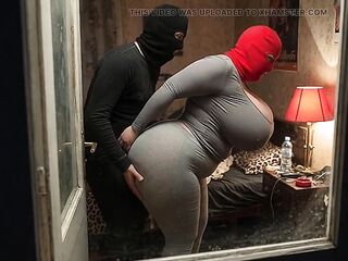 Big Melons Gal in Grey Outfit Gets Pressed from Behind by Boyfriend