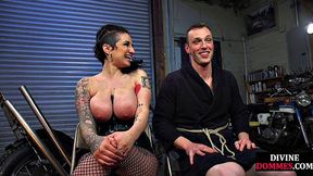 strapon femme pussy eaten by a useless sub