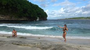 deep blowjob from hot brunette stranger on the beach!
