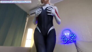 Peituda bunda grande Gwen cosplayer recebendo foda anal