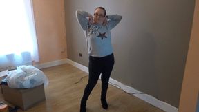 Stripping naked in empty Front Room