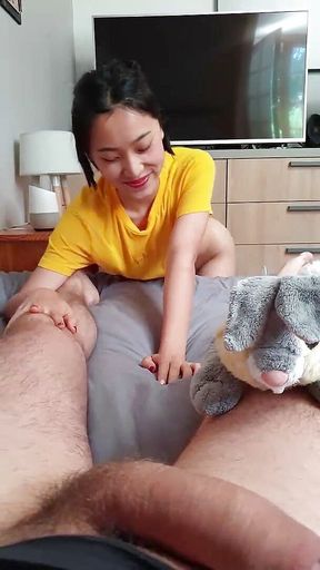 June Liu / SpicyGum - Morning blowjob by cute Asian student [JL_010]