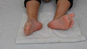 Dylan poses her oily bare feet (720)
