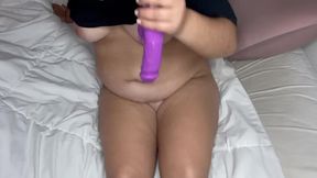 Chubby big booty Latina masturbates