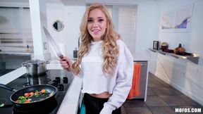 Kali Roses Has Dick for Dinner