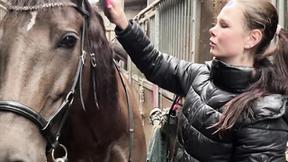 ”Sasha, 22 years old, horse riding expert!”