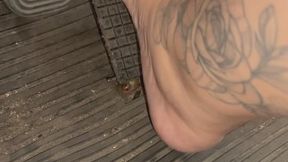 Havaianas nos pedais: tente resistir!