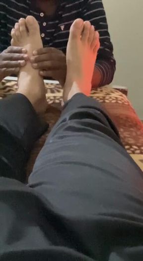 My feet deserve worship. Your hands deserve to serve. Your wallet deserves to be empty 😈
