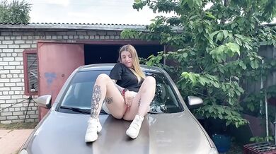 hard masturbating me ouside when me brought for a fuck