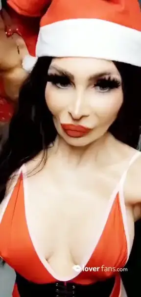 Mama y papá Noel disfrutan juntos en Navidad 🍌🔥🍑😜🎄👏