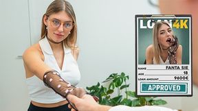Stretching my pussy to boost career opportunities