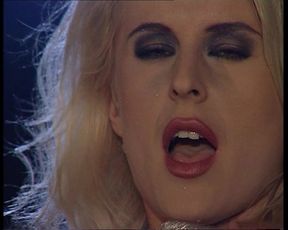 Mysterious Blonde Gives an Amazing Blowjob Cumming in Her Mouth