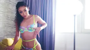 Honduran Bombshell Sarah Lace Takes It Up The Butt For Pure Anal Bliss