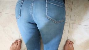 The maid is cleaning the apartment MP4