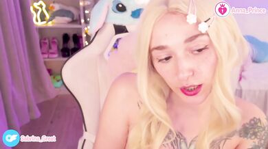 Cute Hot Blonde Vaping Gushing Fetish Close Up Naughty Tease