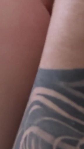 Shaving Her Pussy for Her First Porn Shoot. Carolina Lorca Fucks on Pepeporn