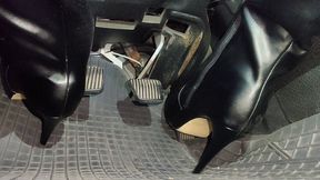 Sarah Cranking & Stalling In Boots