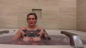 Tattooed PAWG Plays in the Tub and Vapes