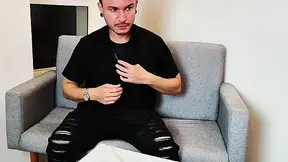 Hot Grandma Iolanda gets a tattoo and shows off her curvy butt
