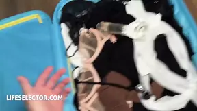 Hot Californiababe strokes and sucks her pussie