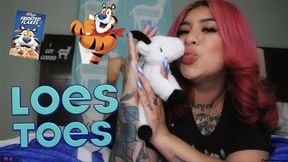 Loes Toes gives Tony The Tiger an epic footjob!