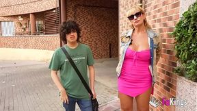 Curvy MILF Victoria Vera teaches young guy how to hammer