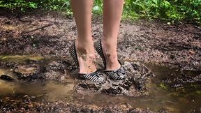 Muddy ballet flats, ballet flats on slippery mud, wet ballet flats, ballet flats in mud