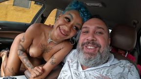 pagando um boquete no carro