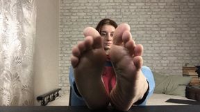 Barefeet show!