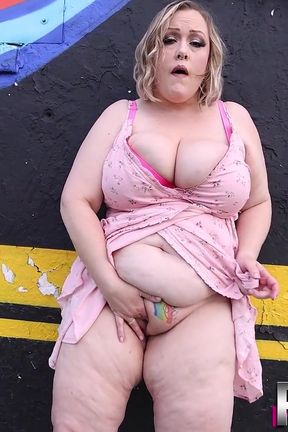 Big Booty BBW Bunny Fucks a Fan