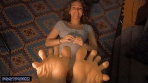 Leia Gives a POV Sole Show and gets her Feet Worshiped