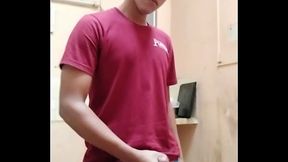 Alan Tokers s&eacute_ masturba en &eacute_l trabaj&oacute_