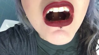 Vore - Open Throat Swallowing Grapes WHOLE