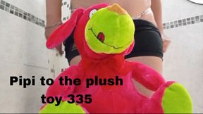 Pipi to the plush toy 335