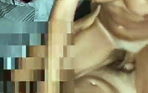 Novia compartida cabalga polla hasta recibir corrida. te gustaria sentirla cabalgar?