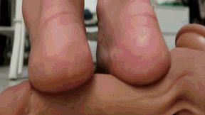 Pump and bounce your bareheels MP4(1280x720)FHD