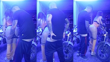 TENIENDO SEXO CON EL MECANICO DESPUES DE QUE ARREGLO MI MOTO