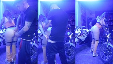 TENIENDO SEXO CON EL MECANICO DESPUES DE QUE ARREGLO MI MOTO
