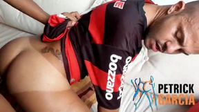 sexo entre amigos apos o jogo do flamengo.