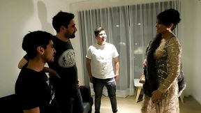 cojiendome a los vecinos un dia cualquiera , hermoso como me dejan el culo abierto , completo