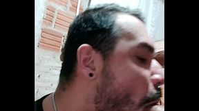 Mamando o coroa pauzudo na fazenda