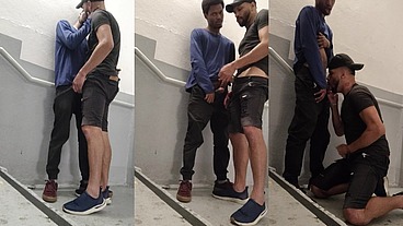 Dei na escadaria do shopping